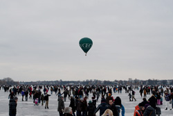 Heißluftballon auf dem Alstereisvergnügen 2012