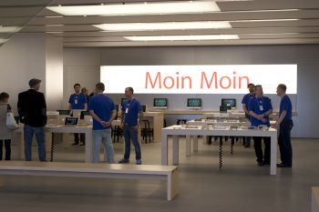 Moin, Moin... Apple Store Hamburg eröffnet direkt an der Alster.