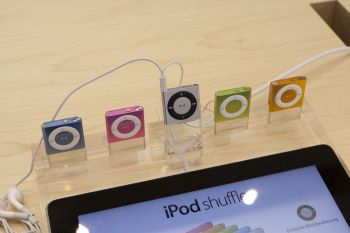 iPods im Apple Store Jungfernstieg