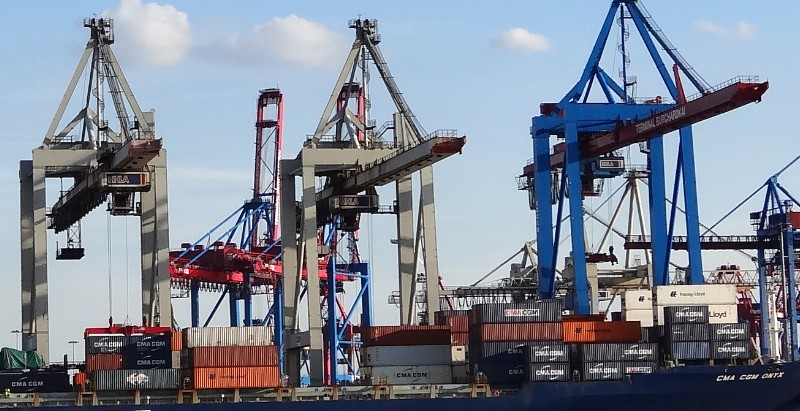 Krane im Hamburger Hafen